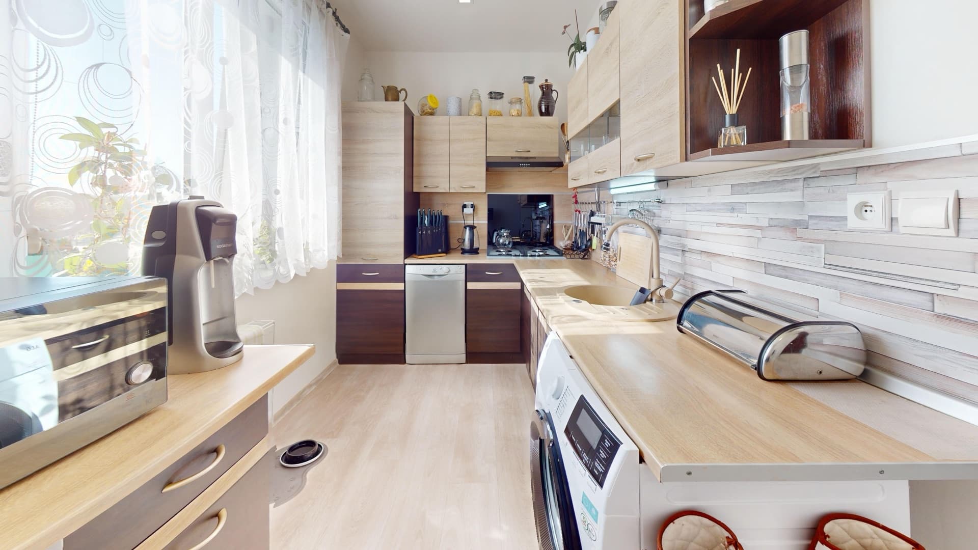 Samostatná kuchyně · 6,6 m²
